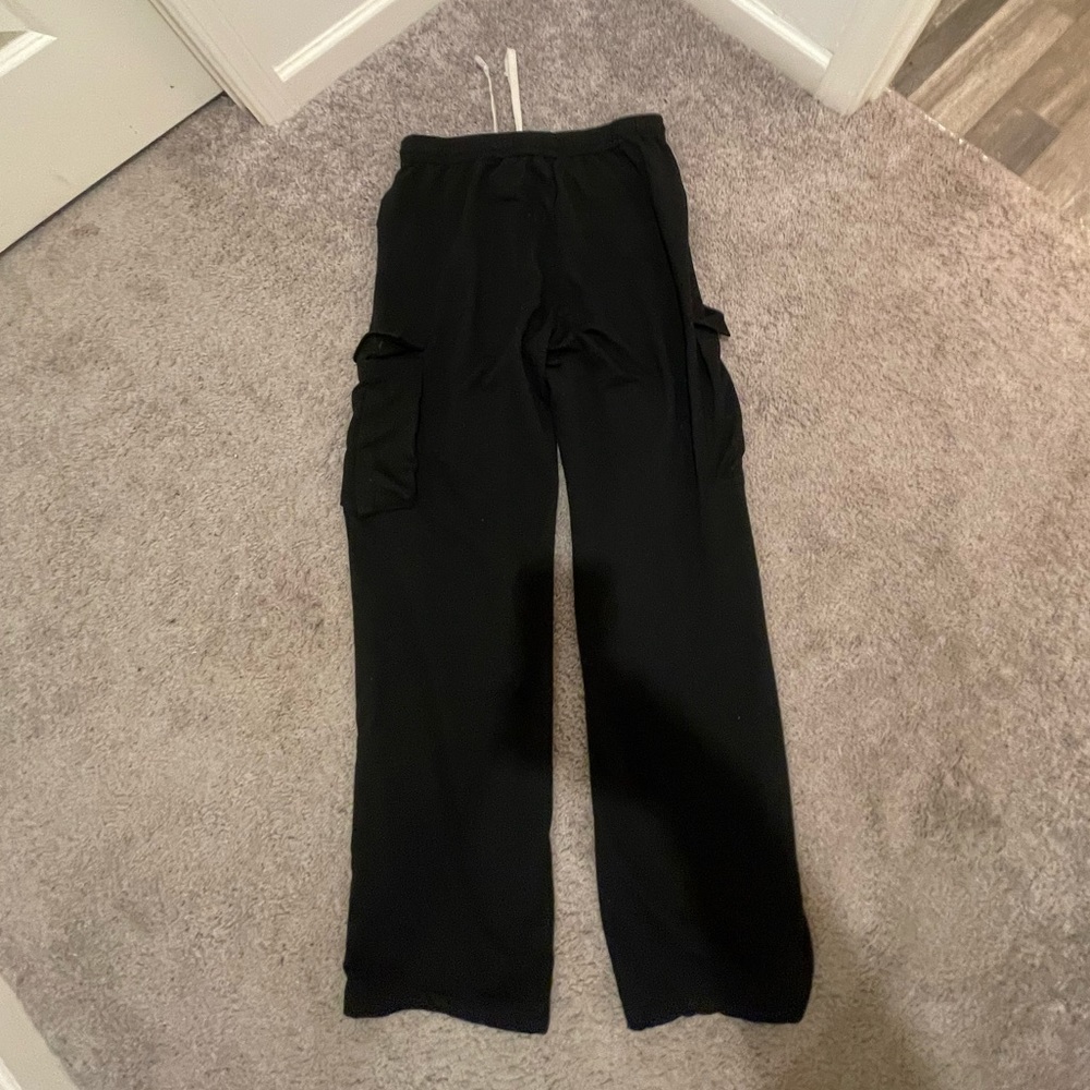 These are some good sweats fr comfortable as* soft the strings are good aswell.